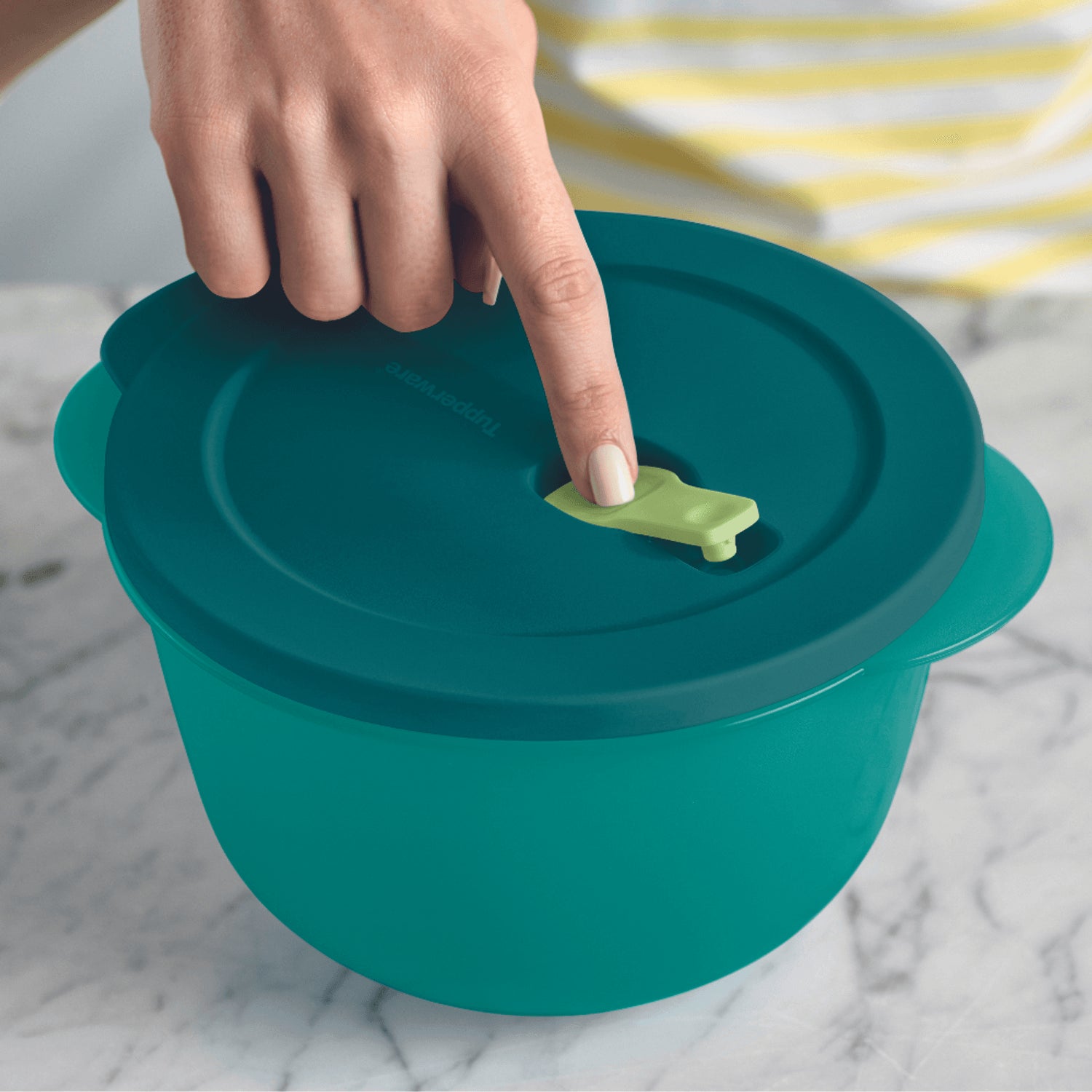 Pote para Micro-Ondas Cristalwave Redonda Tupperware 2L Mistério